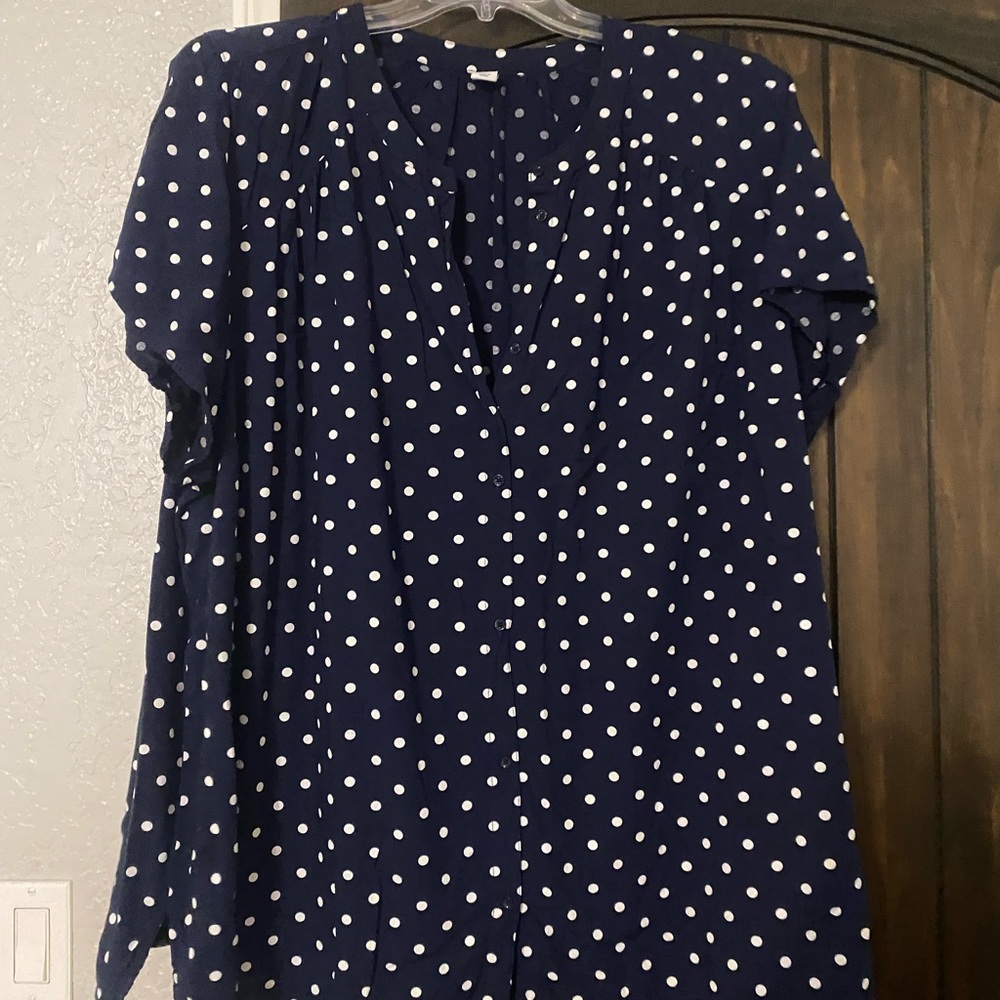 Old navy blue & white polka dotted top - size 4x plus